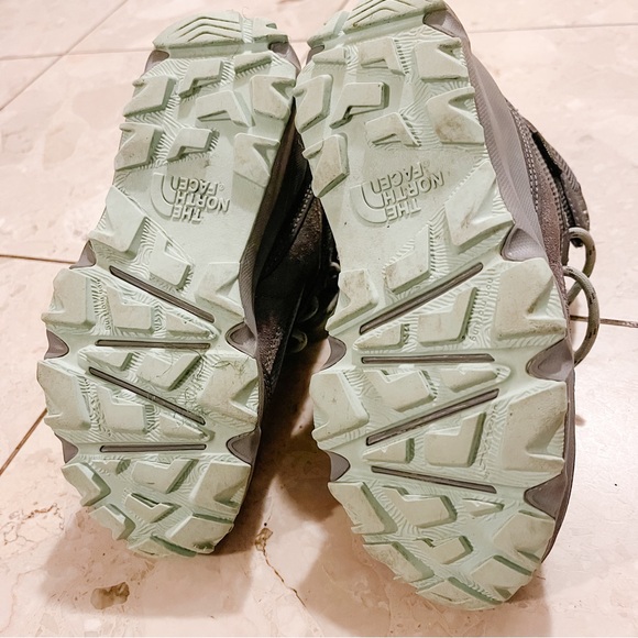 Barely worn, waterproof, lace-up hiking boots from The North Face. - Picture 4 of 5